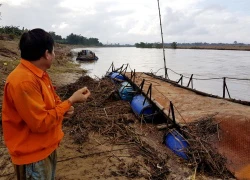 Cầu phao của "kỹ sư hai lúa" bị lũ cuốn, nông dân tắc đường ra đồng