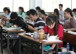 Chưa quyết bỏ điểm sàn đại học