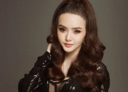 Đường cong tuổi 19 của em gái Angela Phương Trinh