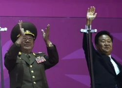 Hàn Quốc đưa hai thân tín của Kim Jong-un vào danh sách đen