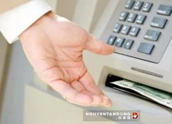 Hàng loạt ATM ở châu Âu, châu Á nhả tiền cho tội phạm