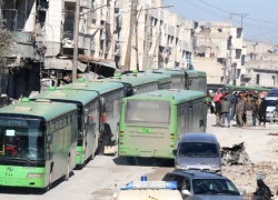 Hàng nghìn dân thường và phiến quân Syria sơ tán khỏi Aleppo