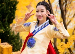 Hoa hậu Mỹ Linh xì tin hết cỡ trong trang phục Hanbok