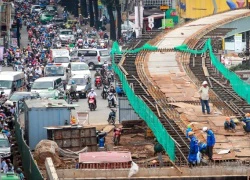 'Lô cốt' bủa vây đường Sài Gòn cuối năm