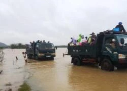 Lũ Bình Định tiếp tục lớn, nhiều khu dân cư bị cô lập