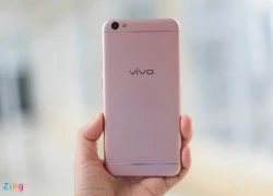 Mở hộp smartphone camera selfie 20 MP giá 5,9 triệu tại VN