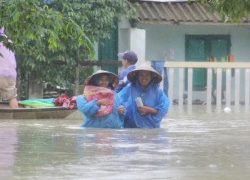 Mưa lớn 4 ngày, trung tâm Quảng Nam ngập sâu