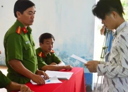 Nghi vấn công an kéo lê người say rượu: Phạt hành chính 2 thanh niên say rượu