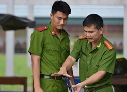 Những người thầy công an trên thao trường nắng gió