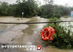 Quảng Nam, Quảng Ngãi: Mưa lũ bất ngờ, nhiều người bị lũ cuốn