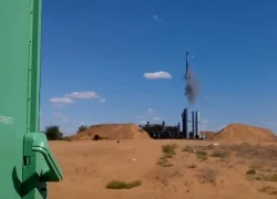 "Rồng lửa" S-300 Nga nổ khi phóng, phá tan xe điều khiển