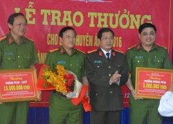 Thưởng "nóng" chuyên án phá đường dây mua bán hóa đơn khống trên 100 tỷ đồng