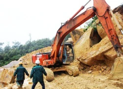 Trắng đêm phá đá, khắc phục sạt lở trên đường Nha Trang - Đà Lạt