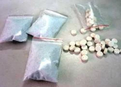 5 gói heroin quanh ghế lái của gã tài xế xe khách nghiện ma tuý