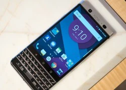 Ảnh thực tế bản mẫu BlackBerry Mercury với bàn phím QWERTY