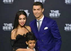 Bạn gái mới tháp tùng Ronaldo trong lễ trao giải FIFA