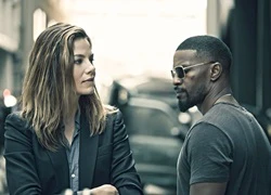 'Đột kích màn đêm': Kịch tính, cuốn hút nhờ Jamie Foxx