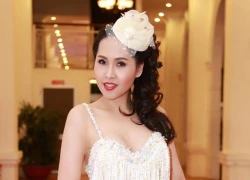 "Gái nhảy" Minh Thư khoe dáng "bốc lửa" với bộ đồ ngắn cũn