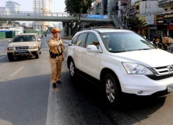 Hàng loạt tài xế bị tuýt còi vì lấn làn buýt nhanh