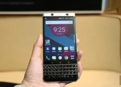 Nguyên mẫu điện thoại BlackBerry do TCL thiết kế