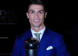 Ronaldo ra mắt bạn gái gợi cảm khi nhận giải Cầu thủ xuất sắc nhất FIFA