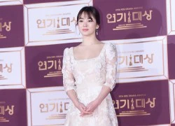 Song Hye Kyo và Song Joong Ki mỗi người một nơi trên thảm đỏ