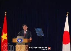 Thủ tướng Nhật Bản Shinzo Abe tổ chức họp báo về quan hệ Nhật Việt