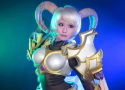 Chiêm ngưỡng nhan sắc ngoài "đời thật" đầy quyến rũ của nàng Yrel trong World of Warcraft