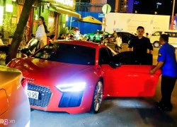 Đông Nhi - Ông Cao Thắng lái siêu xe Audi R8 13 tỷ dạo phố