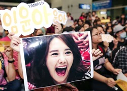 Fan Yoona (SNSD) thức đến 1h sáng ở sân bay chờ thần tượng