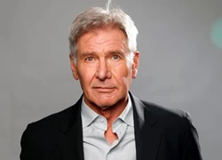 Harrison Ford lái máy bay đâm vào một chiếc Boeing