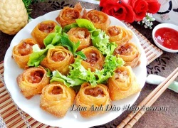 [Chế biến] - Hoành thánh hình hoa hồng chiên giòn cho chị em mê ăn vặt