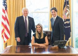 Ivanka là phụ nữ đầu tiên ngồi lên ghế tổng thống Mỹ