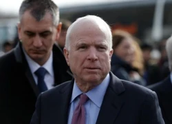 John McCain bí mật đến Syria thăm lính Mỹ