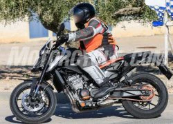 KTM 790 Duke 2018 lộ ảnh thử nghiệm