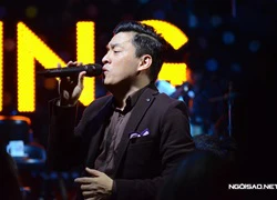 Lam Trường &#8216;vã mồ hôi&#8217; trong show diễn đầu năm