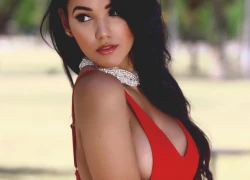 Nàng WAGs siêu vòng 3 lả lơi khoe đường cong ngọt mắt