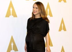 Natalie Portman diện váy giá rẻ ở tiệc tiền Oscar