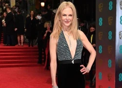 Nicole Kidman diện mốt ngực trần lên thảm đỏ BAFTA 2017