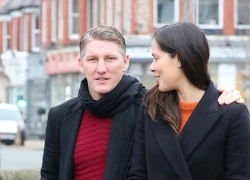 Schweinsteiger cùng vợ ăn mừng 'món quà' của Mourinho