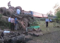 Tai nạn tàu hỏa ở Huế: Bác tin đồn nhảm về cái chết "đền tội"