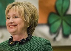 Ẩn ý đằng sau tuyên bố "sẵn sàng ra khỏi rừng" của bà Clinton