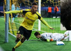 Aubameyang trình làng kiểu tóc phát sáng trong đêm