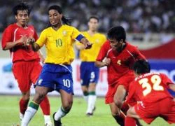 CHÍNH THỨC: Ronaldinho trở lại VN hè này cùng một loạt huyền thoại Hà Lan