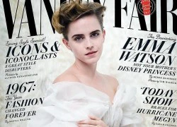 Emma Watson lần đầu mặc trang phục nóng bỏng