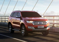 Ford Everest giảm giá cạnh tranh Fortuner tại Việt Nam