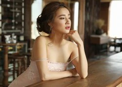 "Giật mình" vì nhiều lần Nhã Phương quá đỗi gợi cảm