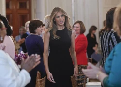 Melania Trump lần đầu vượt mặt chồng về tỷ lệ ủng hộ