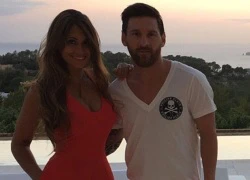 Messi và bà xã mắc kẹt trong vòng vây của người hâm mộ