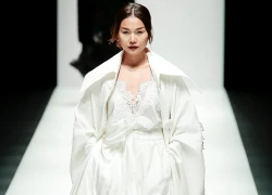 Thanh Hằng sắc lạnh trên sàn diễn 'Tokyo Fashion Week'